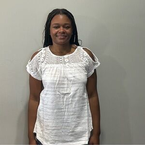 172.  Doe & Rae NWT Women's Short Sleeve Cold shoulder Top Striped White